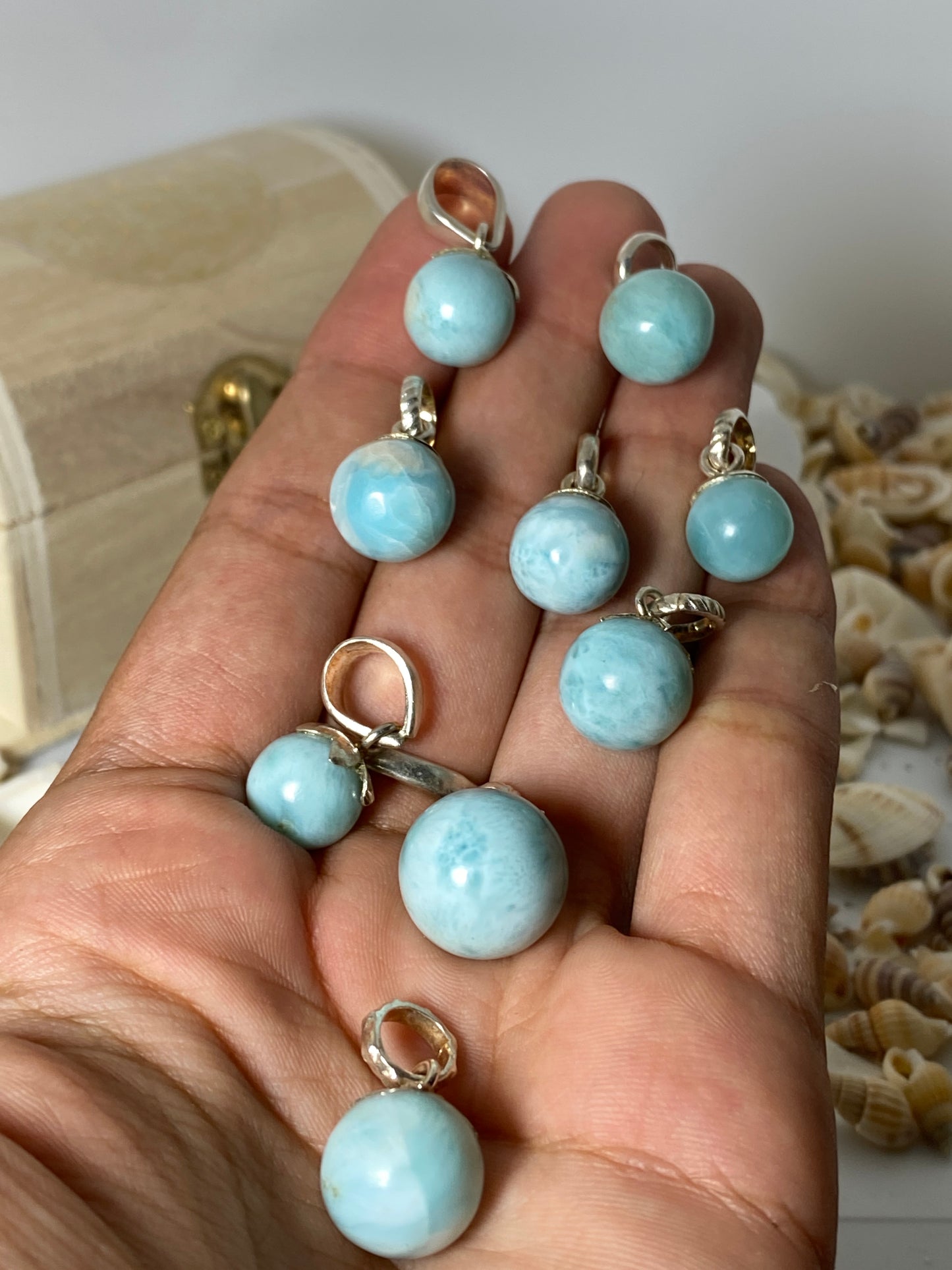 Larimar pendants per peace ( pearls )