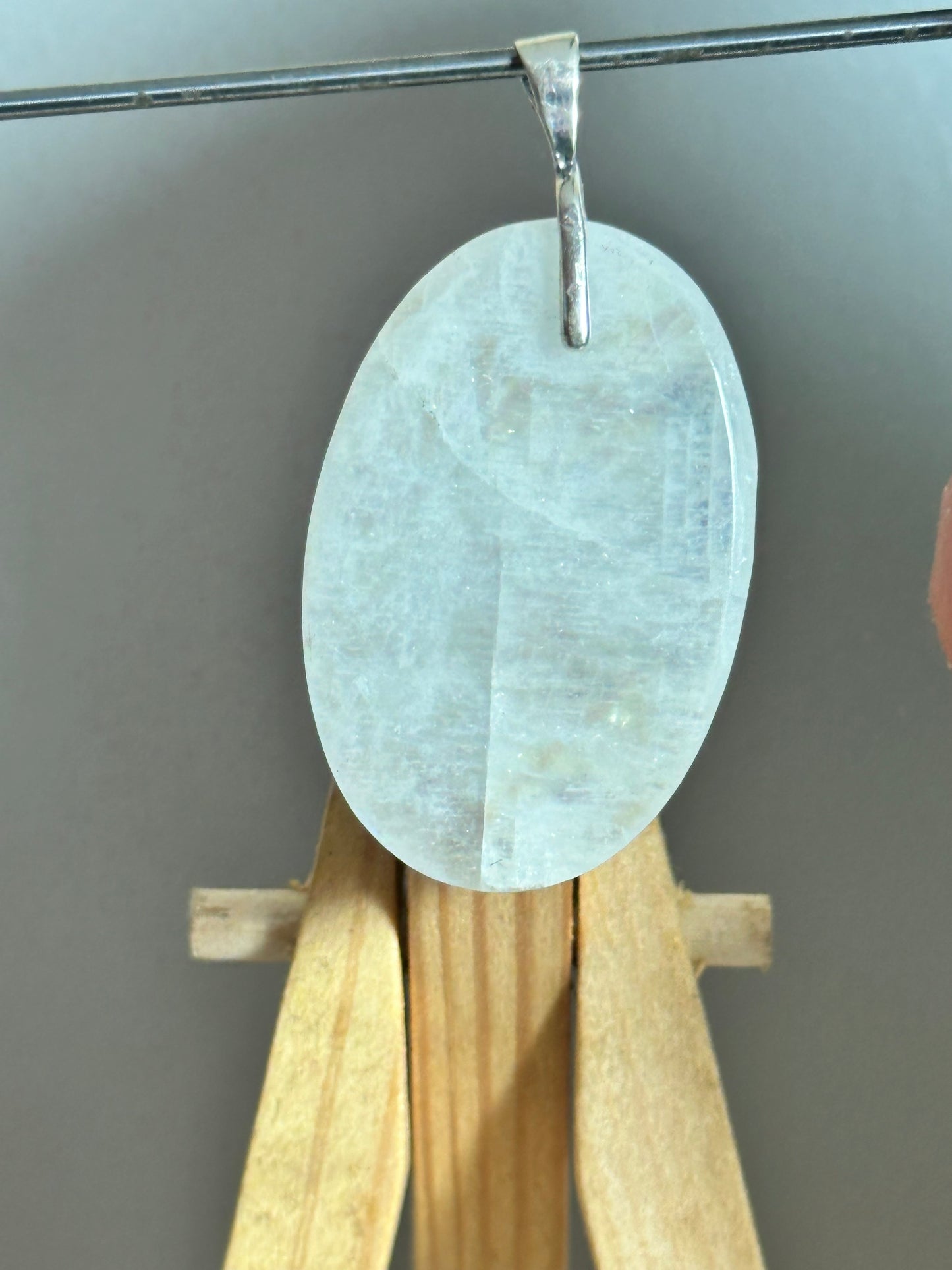 White Labradorit Pendant